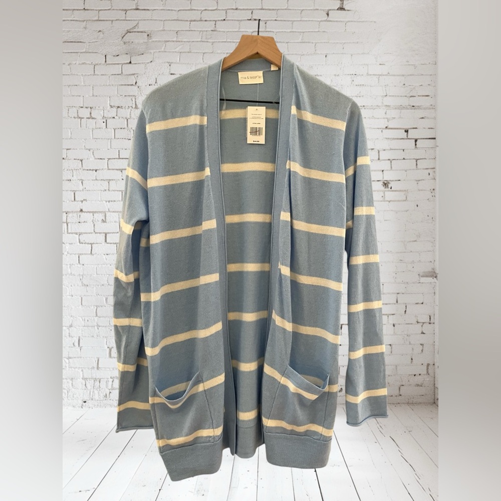 Mia&Tess Blue & White Striped Side Button Long Sleeved Cardigan Size XL NWT - Picture 4 of 5